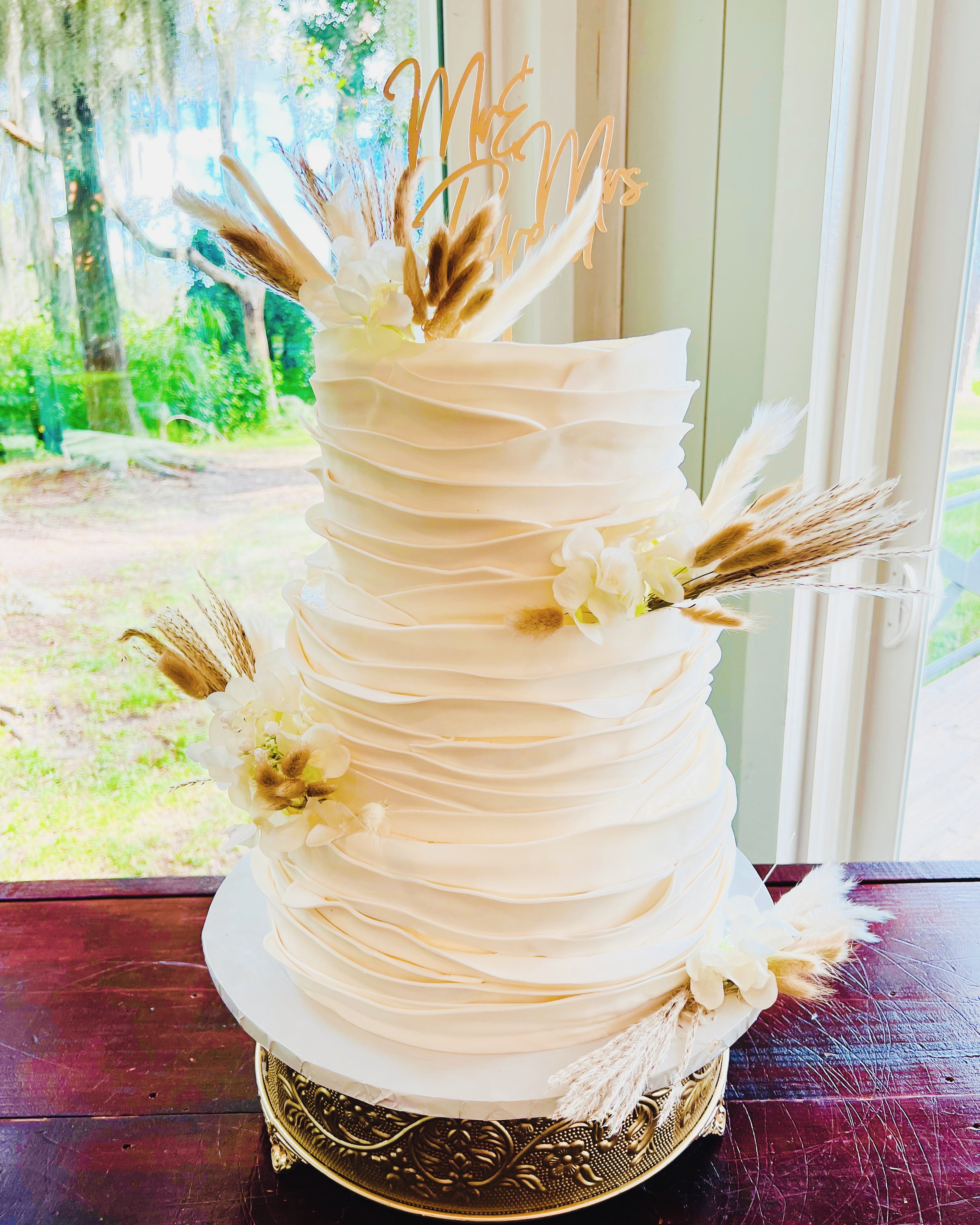 Fondant Ruffles Wedding Cake